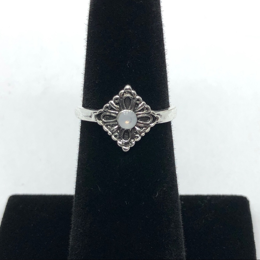 Women silver alloy ring.